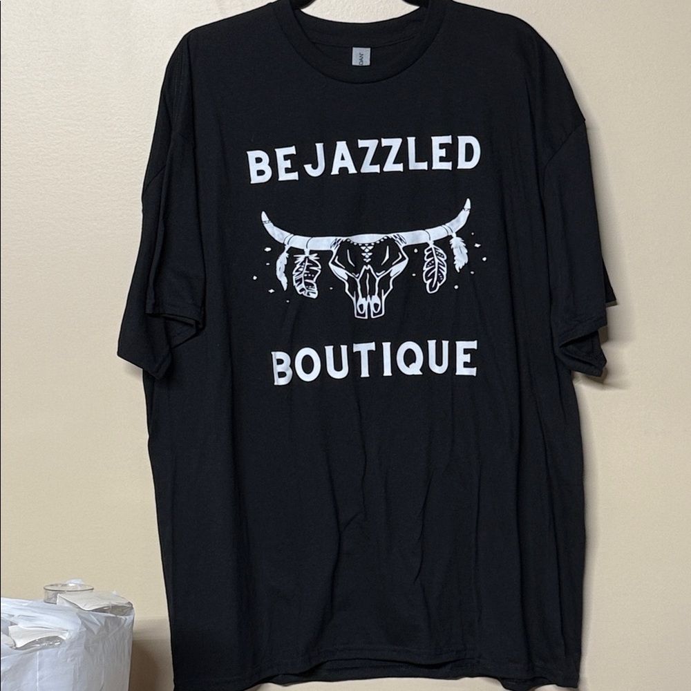Gildan Black Graphic Tee with White Design
